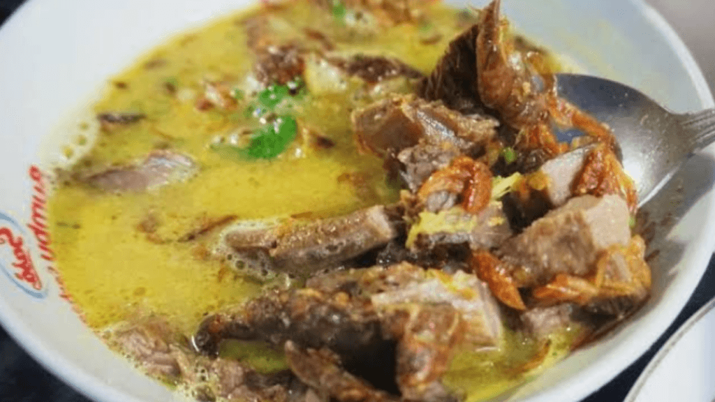 Nikmati Kelezatan Soto Kuning Pak Salam di Bogor 2 | Molly Wisata 2025 Soto Kuning Pak Salam