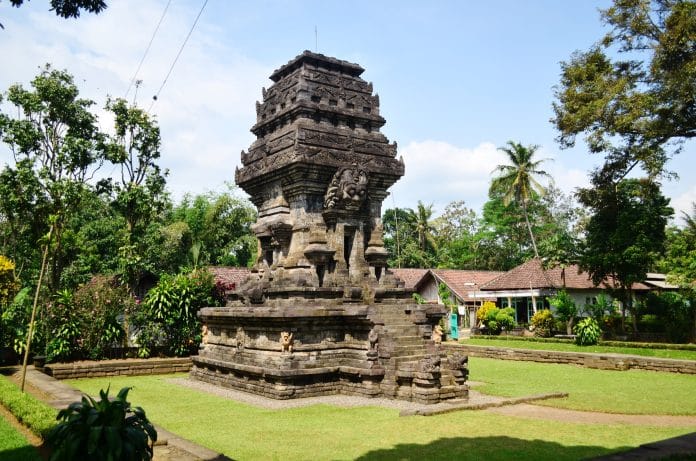 Keunikan Candi Kidal, Tempat Pendarmaan Raja Anusapati 2 | Molly Wisata 2025 Candi Kidal