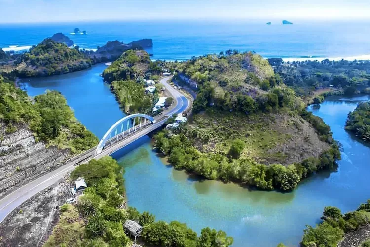 Pantai Bajul Mati