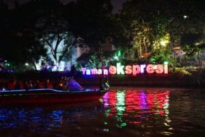 Taman Ekspresi, Oase di Tengah Panasnya Kota Surabaya 4 | Molly Wisata 2025 Taman Ekspresi Surabaya 3