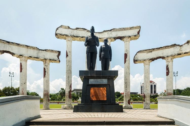 Tugu Pahlawan, Mengurai Kenangan “Arek” Surabaya 2 | Molly Wisata 2025 Tugu Pahlawan