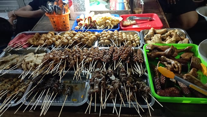 Angkringan Lik Man Tempat Menikmati Malam di Yogyakarta 2 | Molly Wisata 2025 Angkringan Lik Man