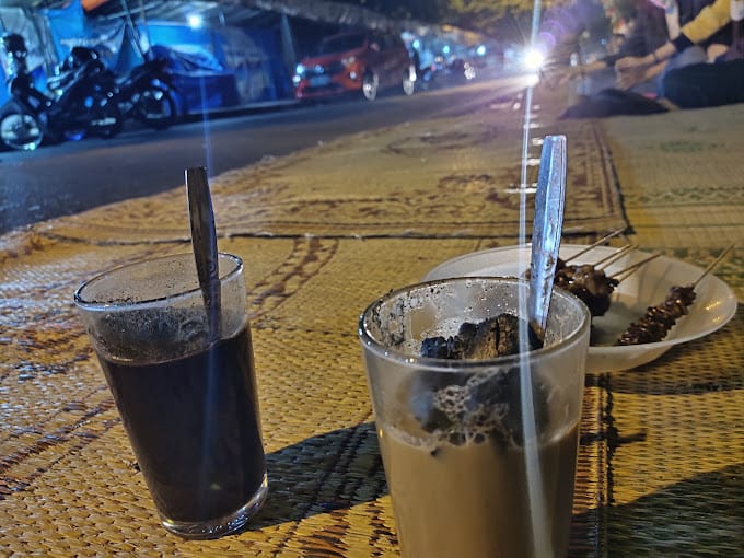 Angkringan Lik Man Tempat Menikmati Malam di Yogyakarta 3 | Molly Wisata 2025 Angkringan Lik Man 2