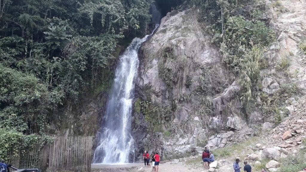 5 Tempat Wisata di Manokwari Selatan Bernuansa Alam 5 | Molly Wisata 2025 Air Terjun Neney