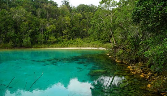 Danau Ayamaru
