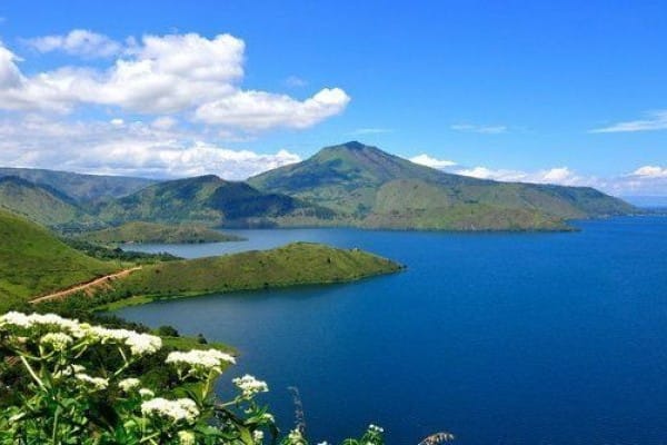 5 Tempat Wisata Di Paniai Bernuansa Alam Paling Indah 5 | Molly Wisata 2025 Danau Paniai