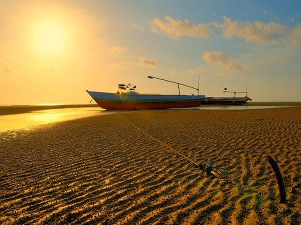 7 Tempat Wisata Di Merauke yang Harus Kamu Kunjungi 2 | Molly Wisata 2025 Pantai Lampu Satu