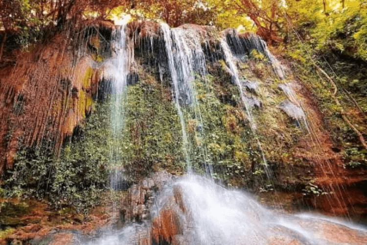 Air Terjun Ahatan