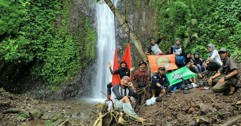 Air Terjun Banyulawe Dong