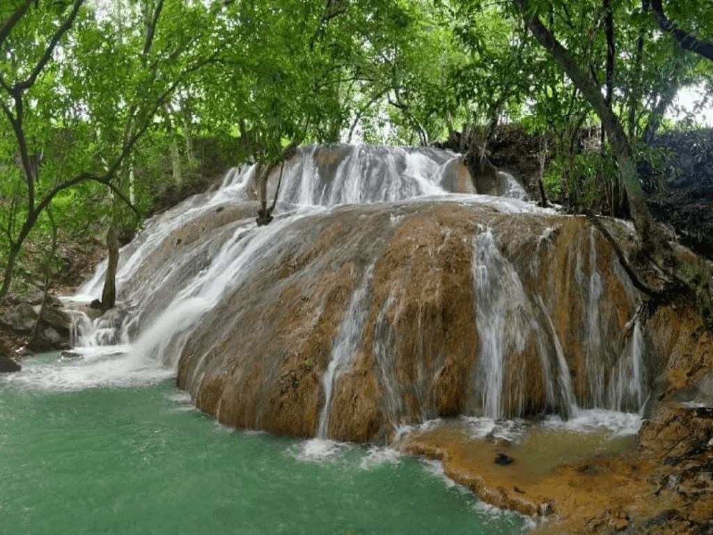 Air Terjun Batu Raja Manitan