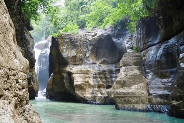 Air Terjun Cunca Wulang