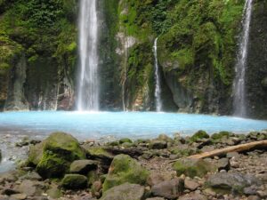 Air Terjun Dua Warna