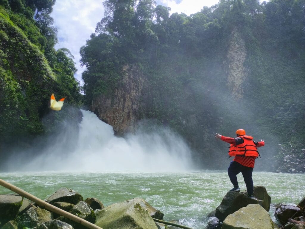 Air Terjun Kedabuhan
