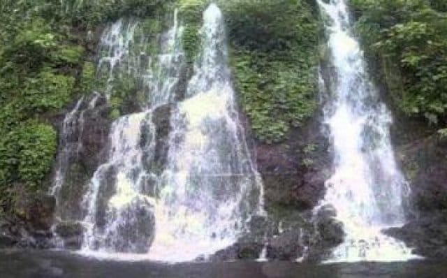 Air Terjun Kembar 