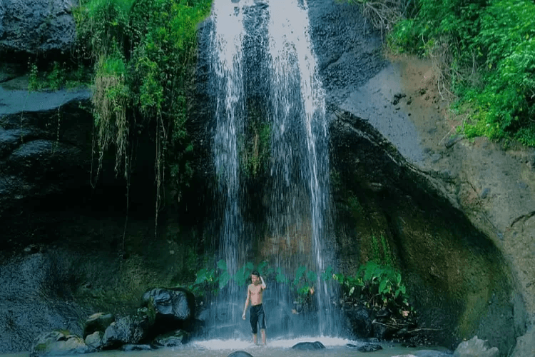 Air Terjun Sumber Manik
