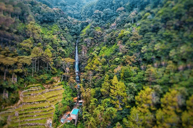 Tempat Wisata di Magetan, Keindahan Kota Kaki Gunung 7 | Molly Wisata 2025 Air Terjun Tirtosari