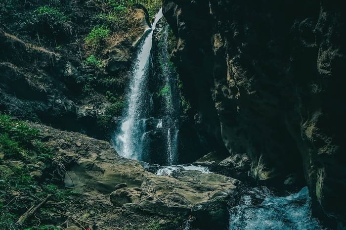 Air Terjun Watu Lawang