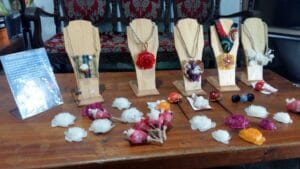 Oleh-oleh Khas Ternate Yang Terkenal dan Wajib Dibeli! 18 | Molly Wisata 2025 Aksesoris Sisik