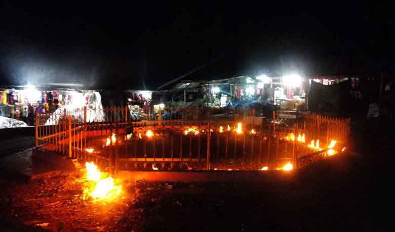 Api Tak Kunjung Padam