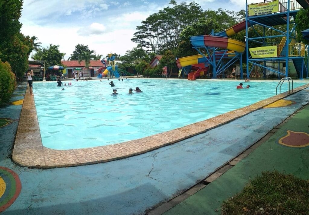 Rekomendasi Tempat Wisata Di Depok Yang Lagi Hits Dikunjungi 16 | Molly Wisata 2025 Arina Waterpark