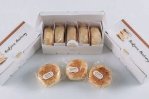 Oleh-Oleh Khas Solo yang Tahan Lama dan Kekinian 4 | Molly Wisata 2025 Bakpia Balong