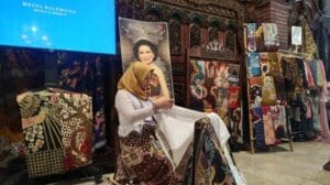 Oleh-Oleh Khas Semarang Kekinian dan Wajib Dibeli! 6 | Molly Wisata 2025 Batik Adisty