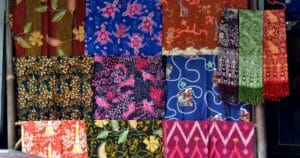 Oleh-Oleh Khas Semarang Kekinian dan Wajib Dibeli! 21 | Molly Wisata 2025 Batik Asam Tugu