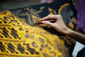 Oleh-Oleh Khas Solo yang Tahan Lama dan Kekinian 6 | Molly Wisata 2025 Batik Solo