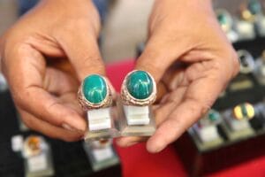 Oleh-oleh Khas Ternate Yang Terkenal dan Wajib Dibeli! 10 | Molly Wisata 2025 Batu Bacan