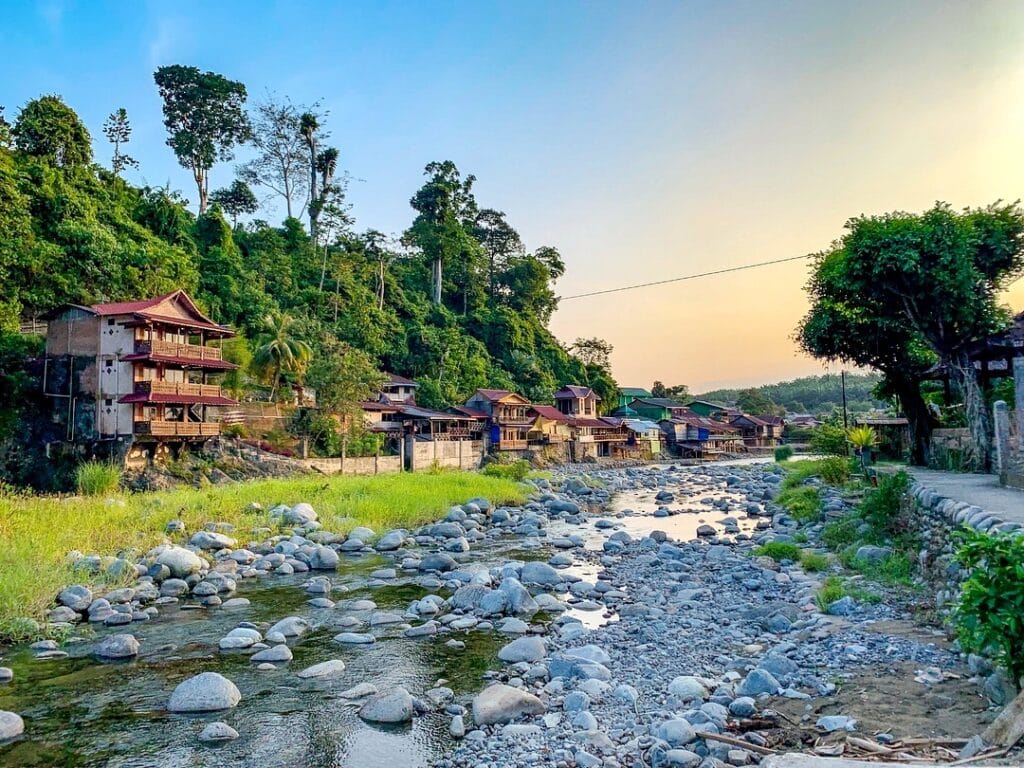 Tempat Wisata Di Sumatera Utara Terbaru & Terhits 28 | Molly Wisata 2025 Bukit Lawang