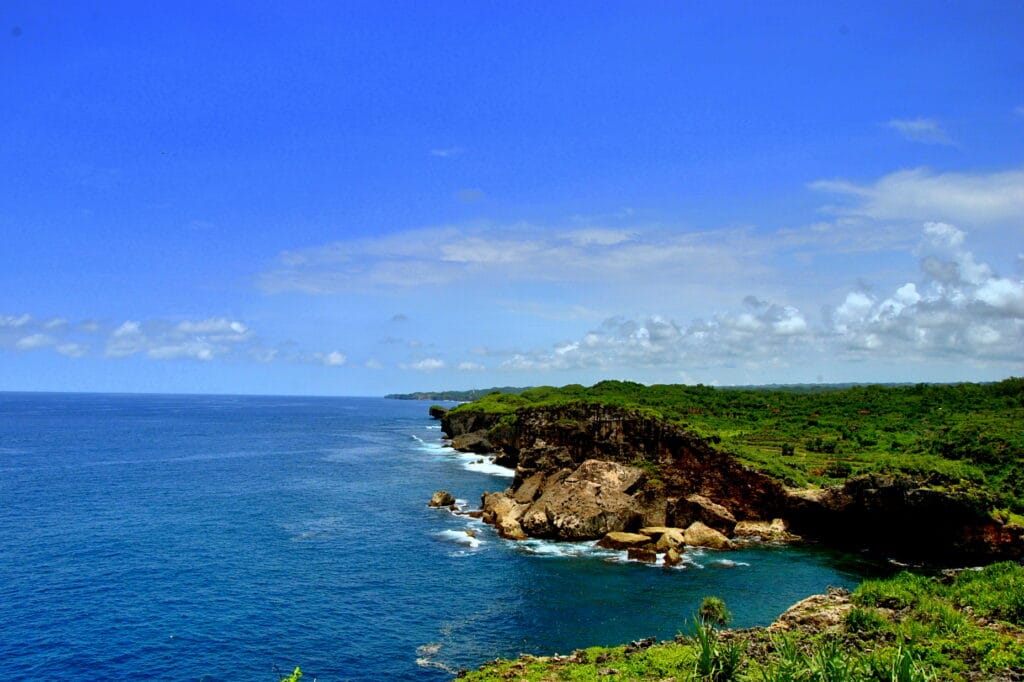 27 Tempat Wisata di Jogja yang Hits, Viral dan Terbaru 14 | Molly Wisata 2025 Bukit Sarangan