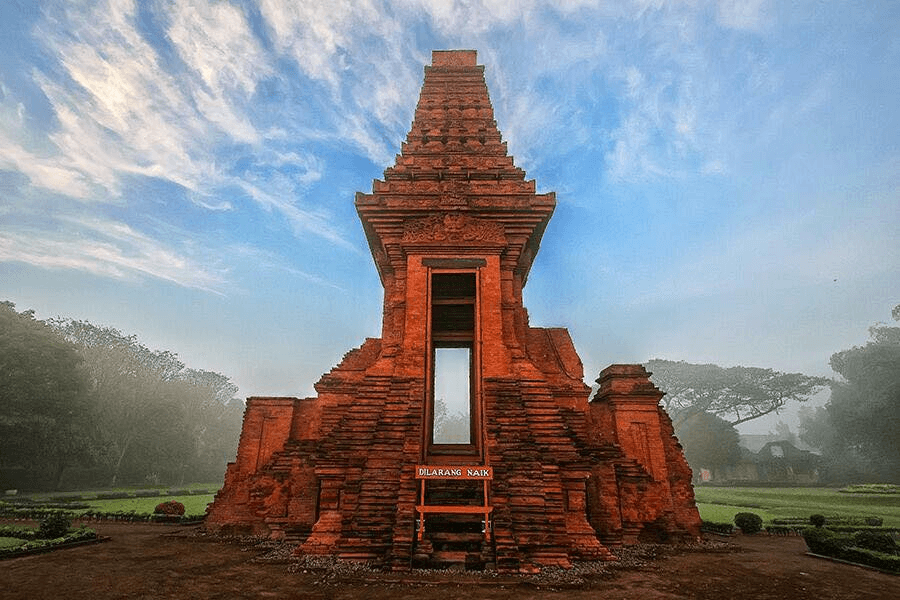 Candi Bajang Ratu