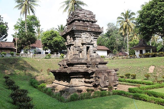 Candi Cungkup Centong Sawentar