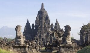 Tempat Wisata di Klaten yang Wajib Kamu Kunjungi 3 | Molly Wisata 2025 Candi Sewu