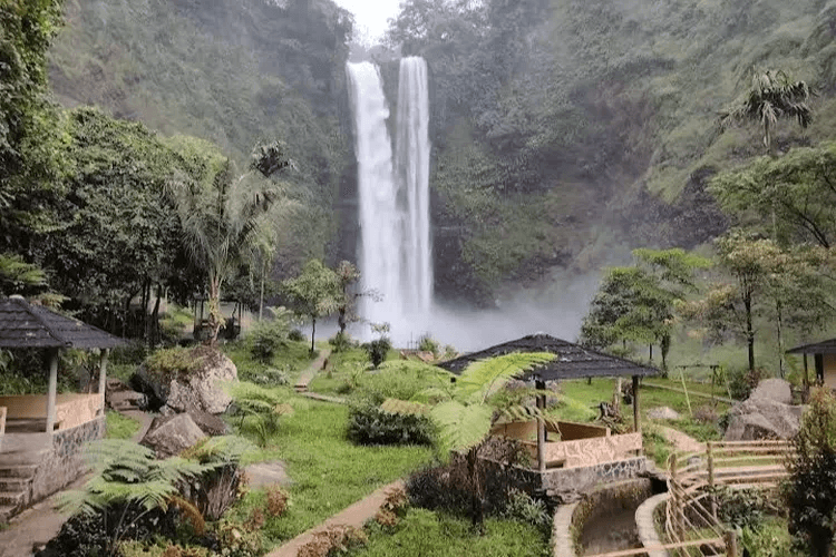 Curug Sang Hyang Taraje