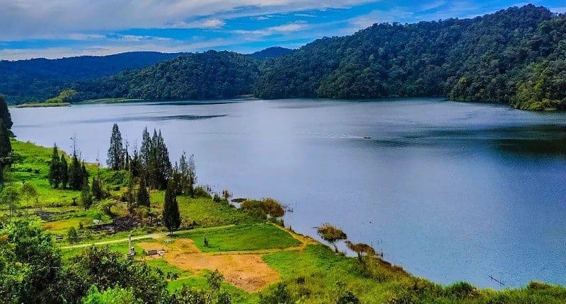 Tempat Wisata Di Sumatera Utara Terbaru & Terhits 11 | Molly Wisata 2025 Danau Lau Kawar