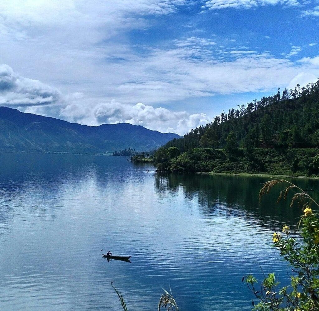 Danau Laut Tawar