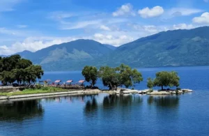 Tempat Wisata di Sumatera Paling Recomended 31 | Molly Wisata 2025 Danau Singkarak