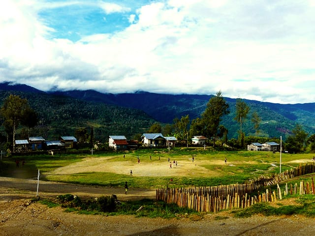 Desa Menuju Puncak Carstensz