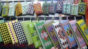 Oleh-oleh Khas Kalimantan yang Terkenal dan Murah 22 | Molly Wisata 2025 Dompet dan Tas