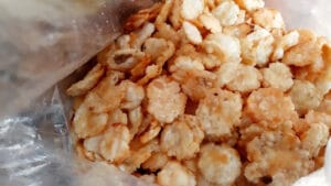 Oleh-oleh Khas Cirebon Terkenal dan Favorit Wisatawan, Apa Saja? 4 | Molly Wisata 2025 Emping Khas Cirebon