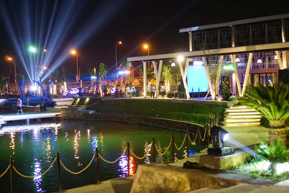 Food Junction Grand Pakuwon