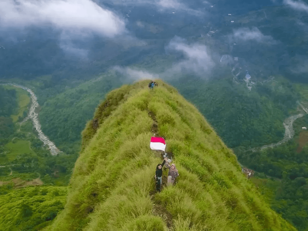 Tempat Wisata di Jonggol Yang Direkomendasikan 4 | Molly Wisata 2025 Gunung Batu Jonggol