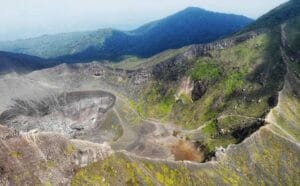 Tempat Wisata di Sumatera Paling Recomended 13 | Molly Wisata 2025 Gunung Kaba