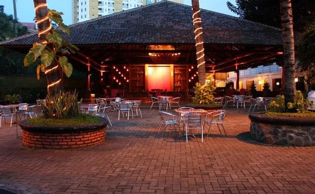 Tempat Wisata di Jakarta Barat Yang Lagi Hits Sarat Nilai Sejarah 11 | Molly Wisata 2025 Istana Dadap Restaurant