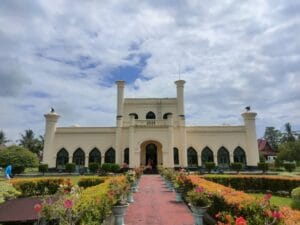 Tempat Wisata di Sumatera Paling Recomended 26 | Molly Wisata 2025 Istana Siak Sri Inderapura