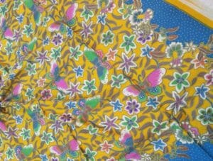 Oleh-Oleh Khas Gorontalo Kekinian yang Recommended 12 | Molly Wisata 2025 Kain Batik Khas Gorontalo