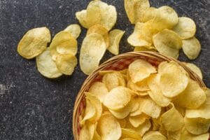 Oleh-oleh Khas Probolinggo yang Paling Dicari dan Wajib Kamu Bawa Pulang 3 | Molly Wisata 2025 Keripik Kentang Khas Probolinggo