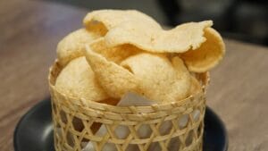 Oleh-oleh Khas Kediri yang Populer Wajib Dibawa Pulang! 9 | Molly Wisata 2025 Kerupuk Puli Khas Kediri