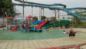 Tempat Wisata di Sragen Bertema Alam Hingga Sejarah 9 | Molly Wisata 2025 Kolam Renang Kartika | Molly Wisata 2025